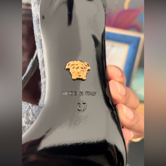 New Versace Pumps Sz 37/US 7 - Picture 4 of 6